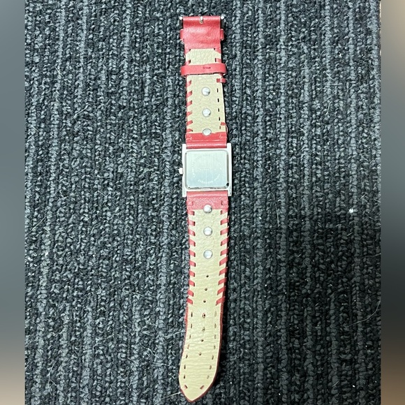 Watch - Picture 2 of 5